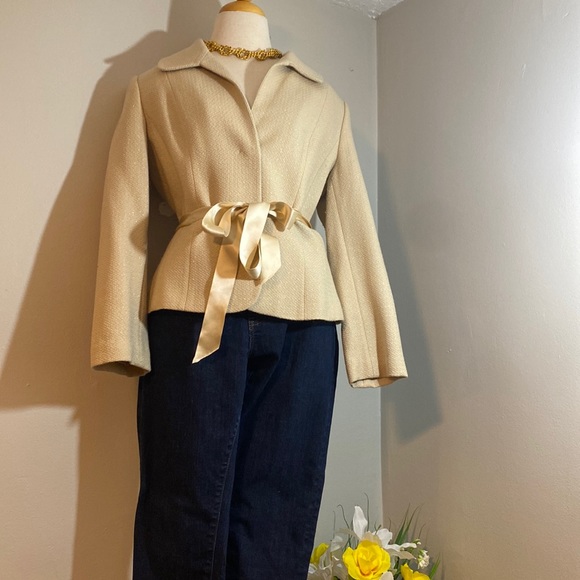 SOLD Ann Taylor Wool blend blazer - Picture 1 of 6